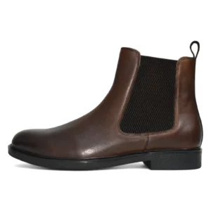 We capture the outer side of the Brown Daniele Chelsea Boot, showing its classic Chelsea boot silhouette