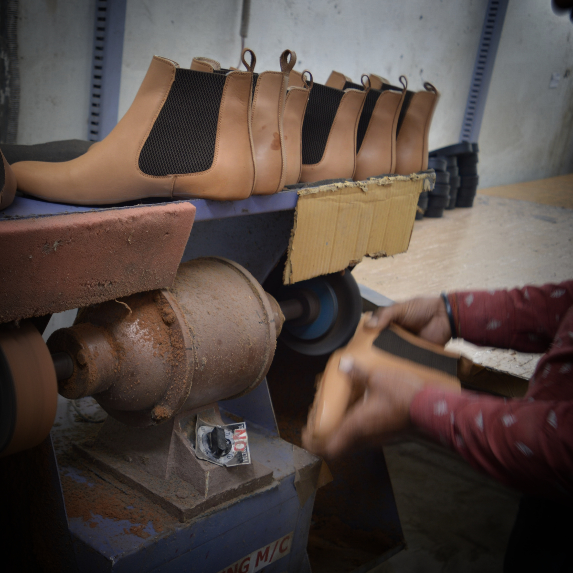 making daniele chelsea boot